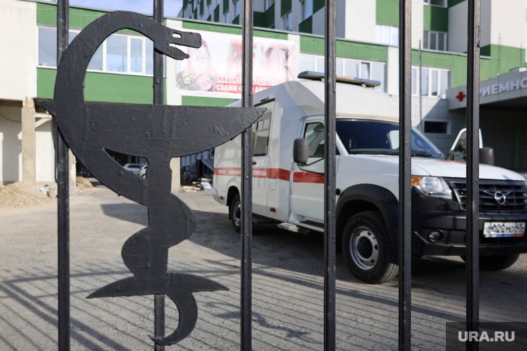    В результате ДТП госпитализировали пассажиров перевернувшегося УАЗ