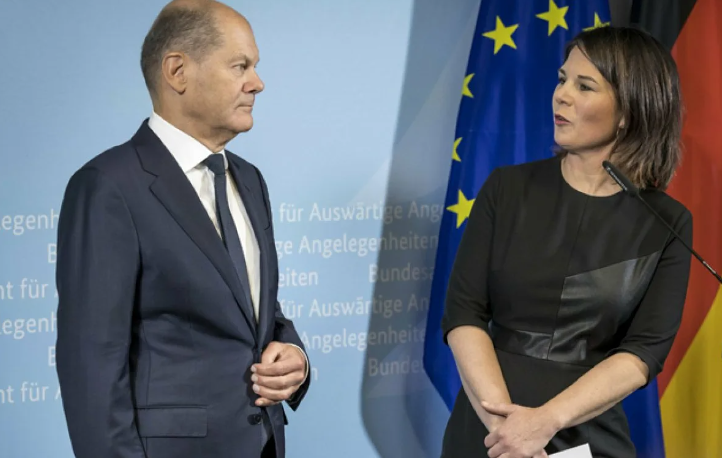 Ну. и кто тут главный, Олаф?т (фото с сайта aif.ru)