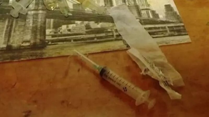     В Абакане наркополицейские ликвидировали опийный притон на Торговой.