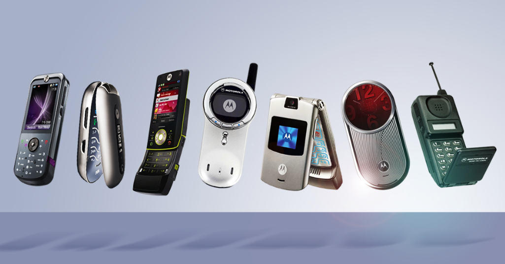 Компания Motorola в первую очередеь известна тем, что создала первый коммерческий сотовый телефон - DynaTAC. Она также создала первый в истории раскладной телефон Motorola StarTAC.