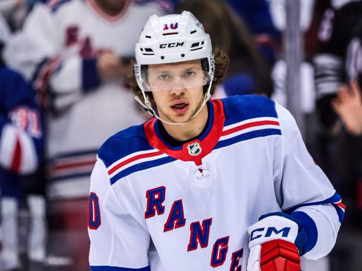    Хоккеист "Нью-Йорк Рейнджерс" Артемий Панарин© Фото : twitter.com/nyrangers