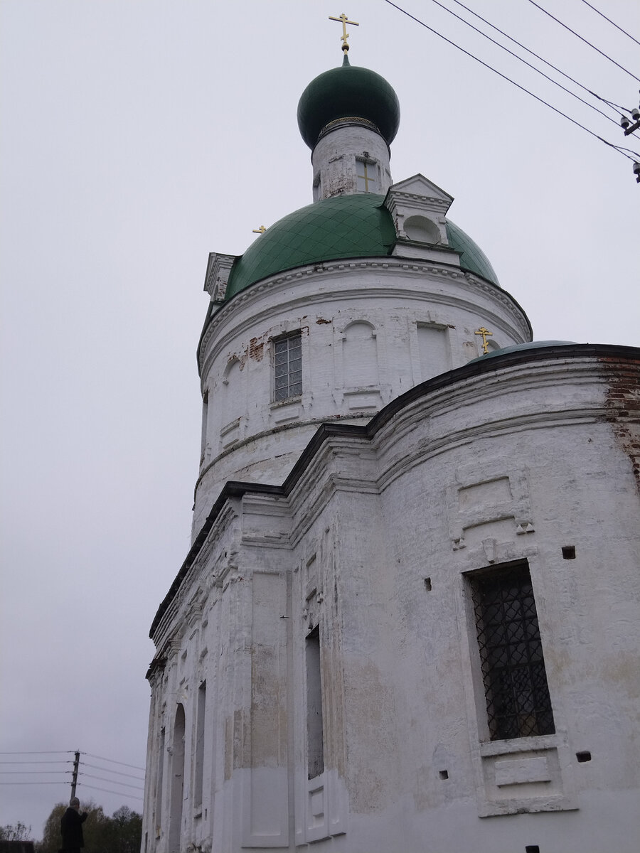 Не строй церкви, пристрой сироту..