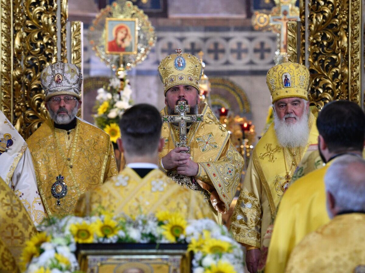    Предстоятель Украинской православной церкви Киевского патриархата (УПЦ КП) митрополит Киевский и всея Украины Епифаний во время праздничной Божественной литургии в Киеве© РИА Новости / Стрингер