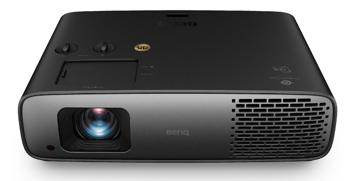 4LED проектор BenQ W4000i с разрешением 4K HDR, 100% DCI-P3, яркостью 3200 ANSI-лм и идеальной детализацией для домашних кинотеатров среднего размера