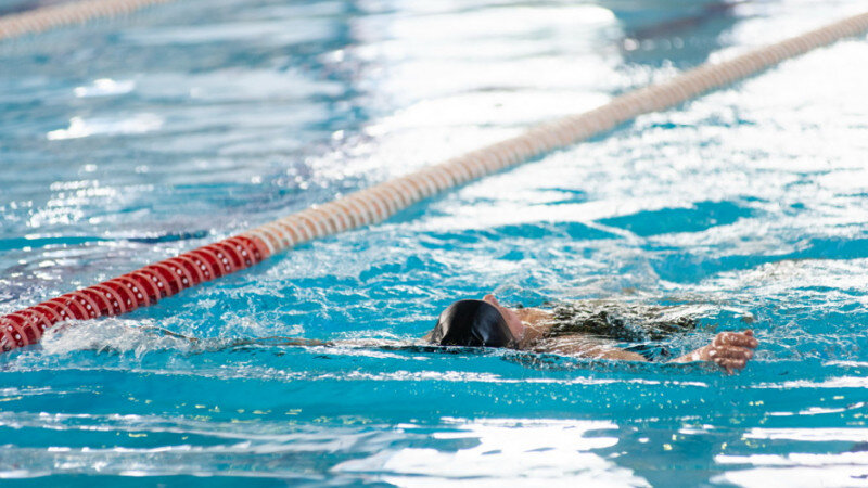     Бассейн. Дмитрий Лямзин.