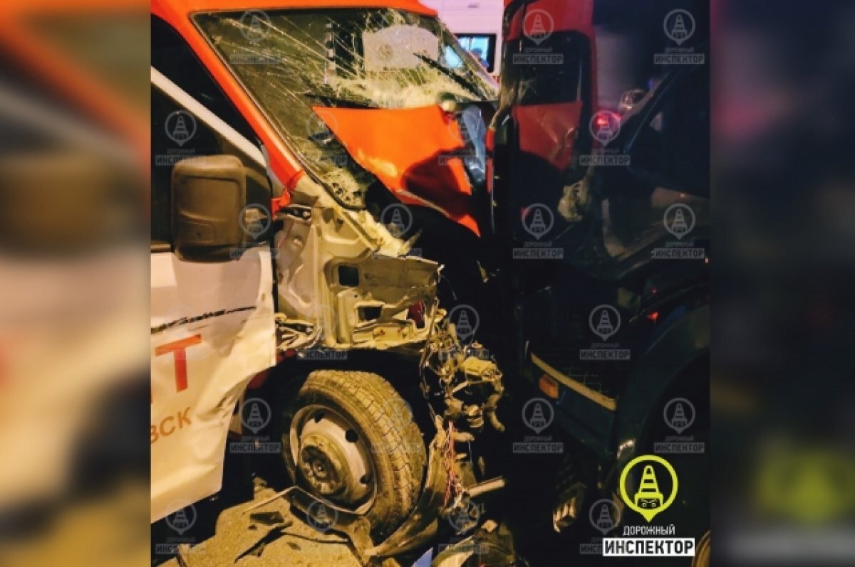    В столкновении с фурой и Hyundai под Вырой погиб водитель «Леноблпожспаса»