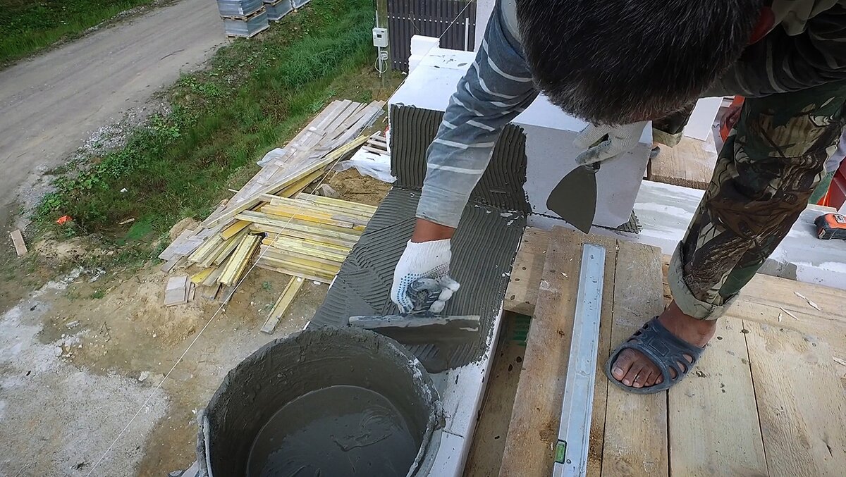 Скриншот из видео: Клей для газобетона выбор и области применения (https://dzen.ru/video/watch/5daef1317cccba00adeae935) 