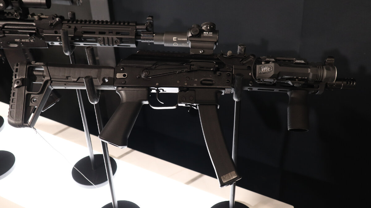 Аналогичный переводчик устанавливается и на ПП-19-01 "Витязь" | Фото: Русский ОРУЖЕЙНИК, 2023