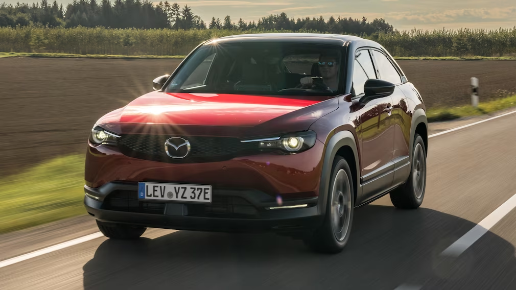 Двигатели Ванкеля имеют давние традиции у японцев. После одиннадцатилетнего перерыва в работе Wankel Mazda MX-30 теперь выходит на рынок с таким силовым агрегатом.