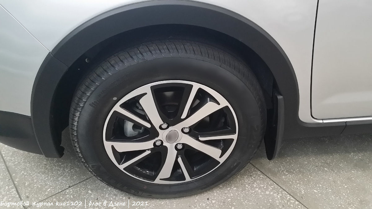 Автомобиль имел пластиковый обвес кузова, что также позволяло считать его кроссовером. Автор фотографии kua1102