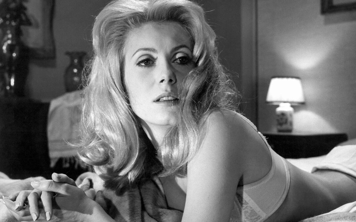 Обнаженная Катрин Денев (Catherine Deneuve) 1 видео