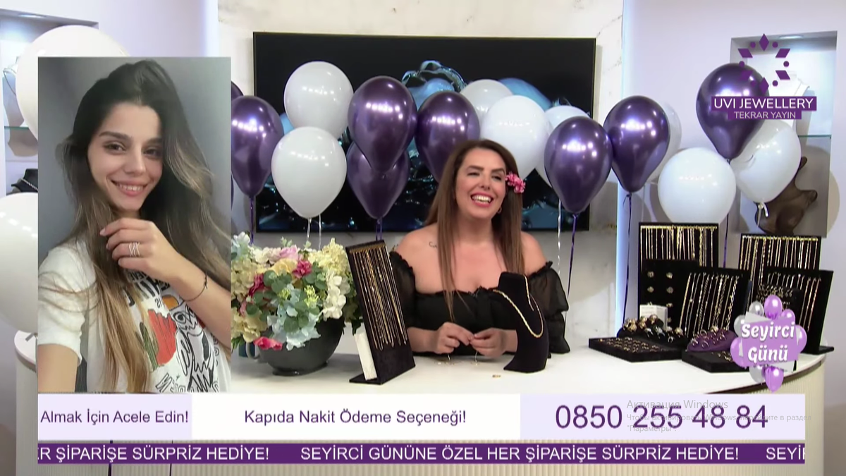 Ведущая UVI TV TURKEY - Хулия. Телезрительница с кольцом бренда UVI. 
