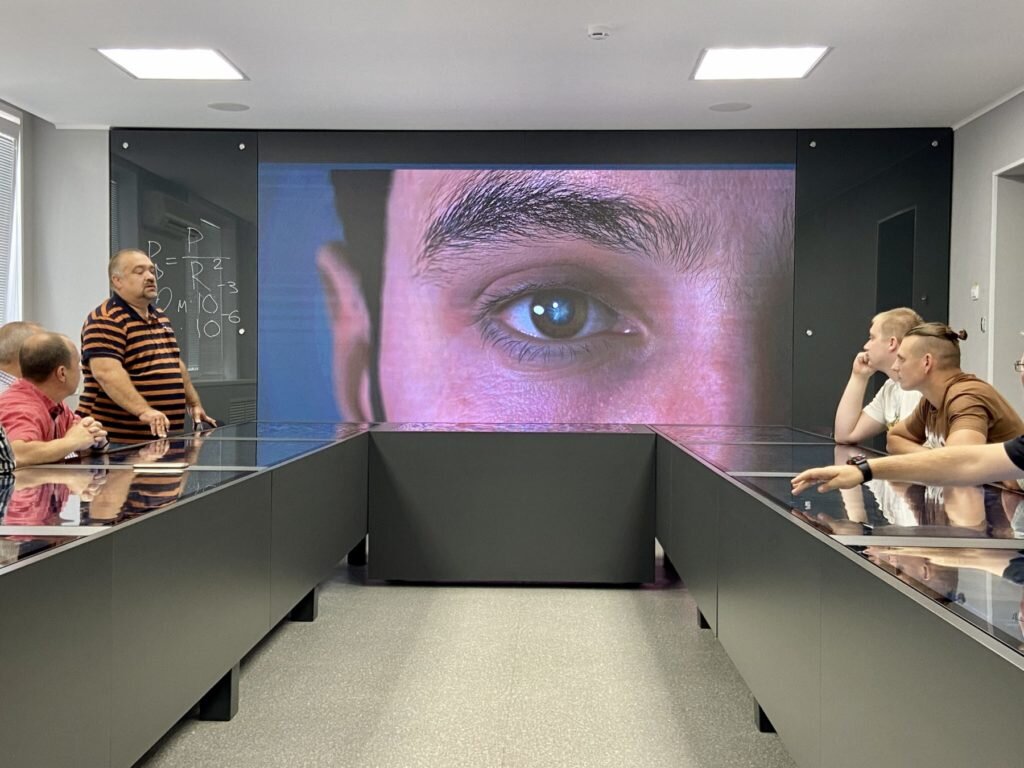 Листайте вправо, чтобы увидеть больше изображений