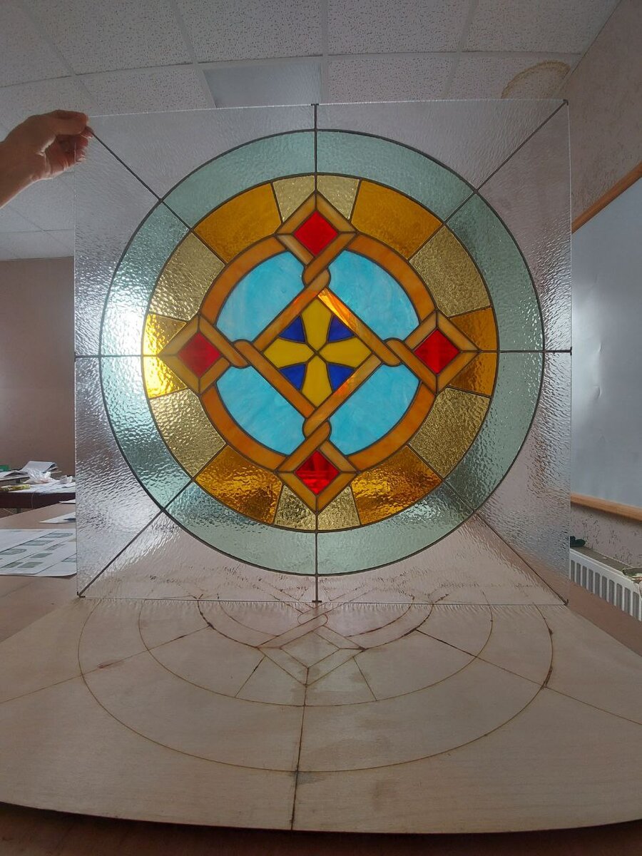 Витраж, изготовленный в мастерской "Палехский Иконостас" для Никольского храма в г. Березники.