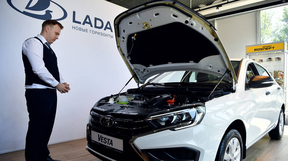 Фото: Антон Новодерёжкин / Коммерсантъ📷LADA Vesta