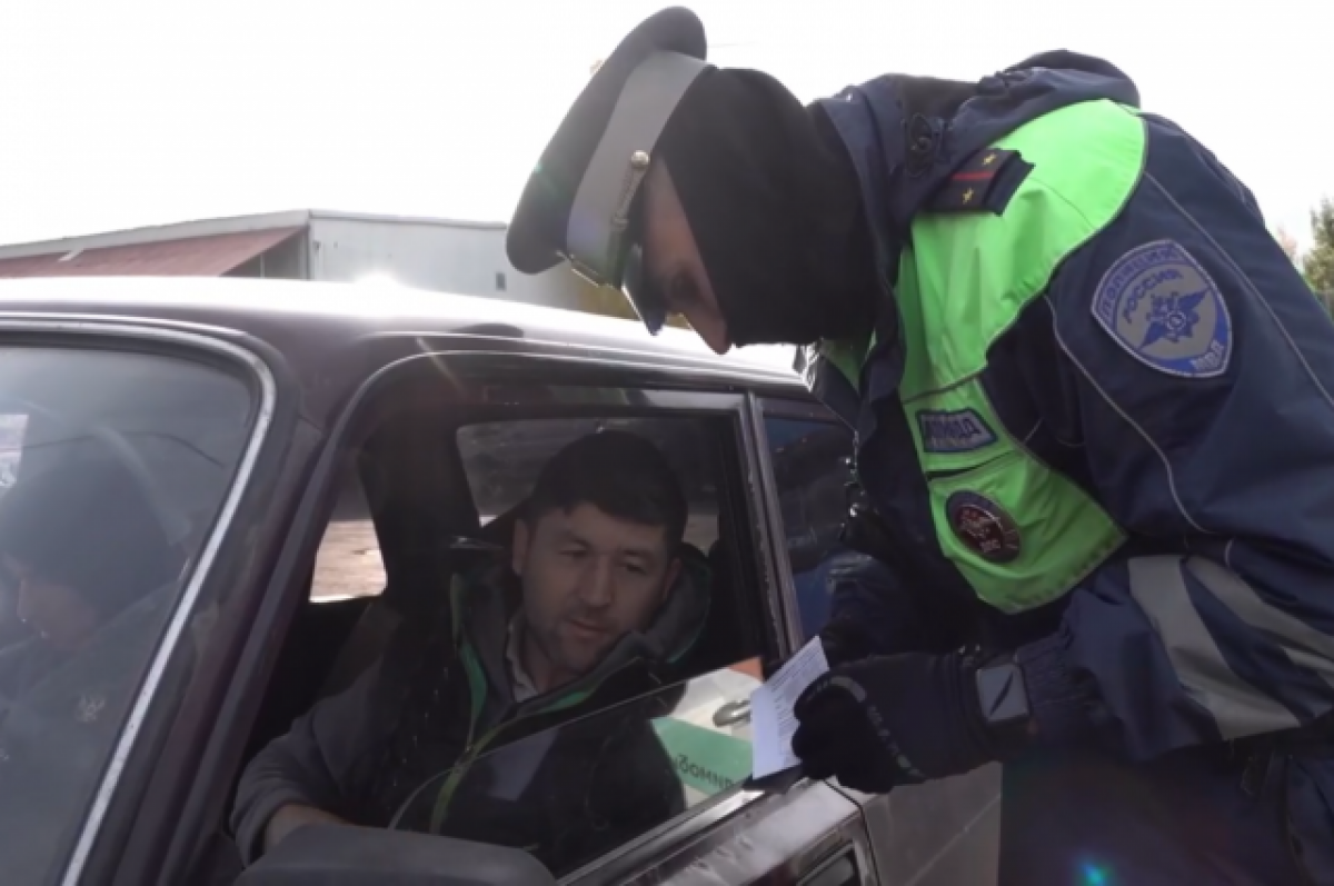    Свыше тысячи мигрантов проверили в ходе масштабных рейдов в Петербурге