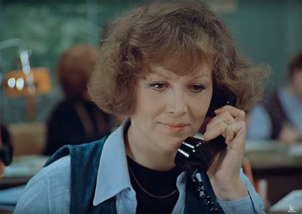 Надежда Репина в фильме «Служебный роман», 1977 г. Фотокадр из фильма.