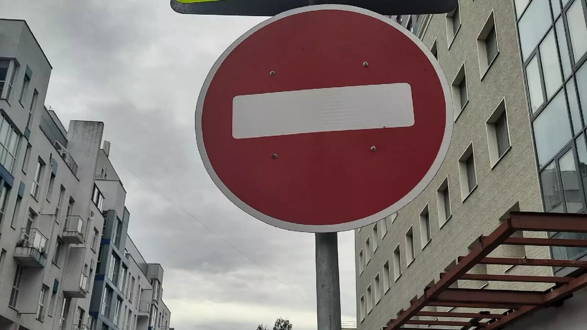     Региональный минтранс направит письмо с претензией главе Нижнего Новгорода Юрию Шалабаеву из-за отсутствия своевременных уведомлений о перекрытых дорогах в городе. Об этом стало известно в ходе заседания комиссии гордумы по транспорту 20 октября.