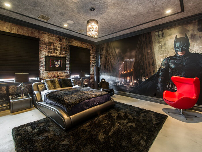 Обратим внимание на кресло справа, мы создаем такие же уже на протяжении 6 лет.