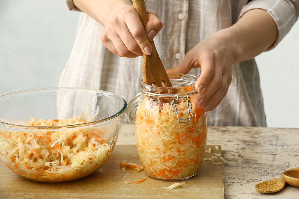 Рецепты самой вкусной квашеной капусты. Суп з квашеної капусти. Как делается квашеная капуста в домашних условиях. Драники з квашеною капустою від лари кацової.