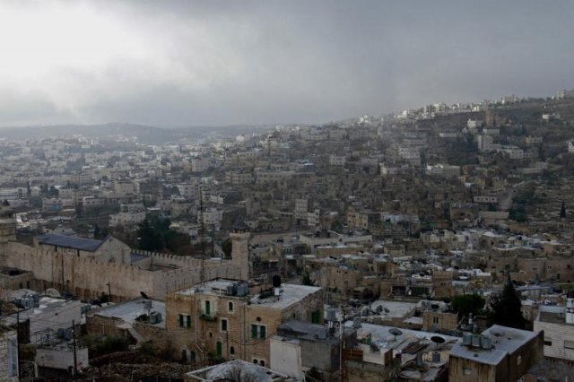    Кому принадлежит Западный берег реки Иордан?