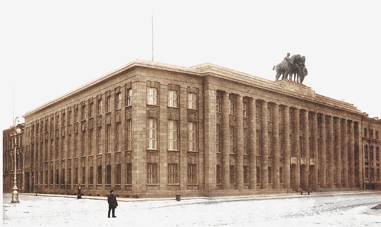 Авторский вид на немецкое посольство в СПб. Фото из Википедии