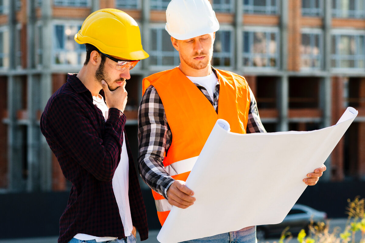 Изображение от <a href="https://ru.freepik.com/free-photo/medium-shot-of-architect-and-engineer-looking-at-plans_5075207.htm#page=4&query=%D1%82%D0%B5%D1%85%D0%BD%D0%B8%D1%87%D0%B5%D1%81%D0%BA%D0%B8%D0%B9%20%D0%B7%D0%B0%D0%BA%D0%B0%D0%B7%D1%87%D0%B8%D0%BA%20%D1%81%D1%82%D1%80%D0%BE%D0%B8%D1%82%D0%B5%D0%BB%D1%8C%D1%81%D1%82%D0%B2%D0%BE&position=2&from_view=search&track=ais">Freepik</a>