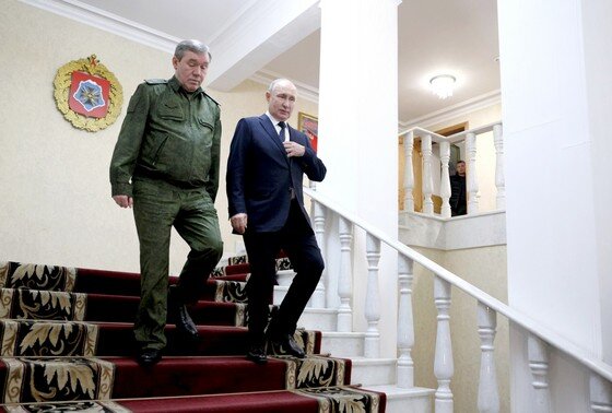    Посещение штаба Вооружённых сил в Ростове-на-Дону. С начальником Генерального штаба Вооружённых Сил Российской Федерации Валерием Герасимовым