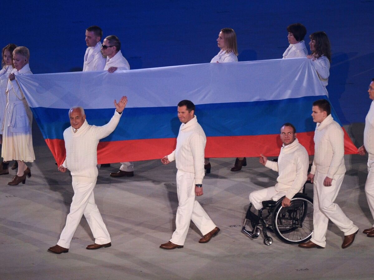    Владимир Спиваков, Алексей Немов, Владимир Киселев, Петр Буйлов (слева направо на первом плане)© РИА Новости / Григорий Сысоев