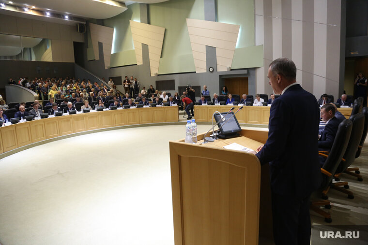    Гордуму Тюмени покидает учитель года России