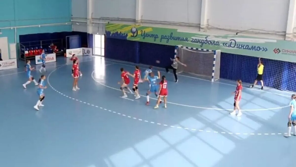     «Динамо-Синара» в очередном туре женской гандбольной Суперлиги не смогли на выезде обыграть АГУ-«Адыиф» из Майкопа, сообщает РИАЦ. Волгоградки остаются на 8 месте в таблице из 12.