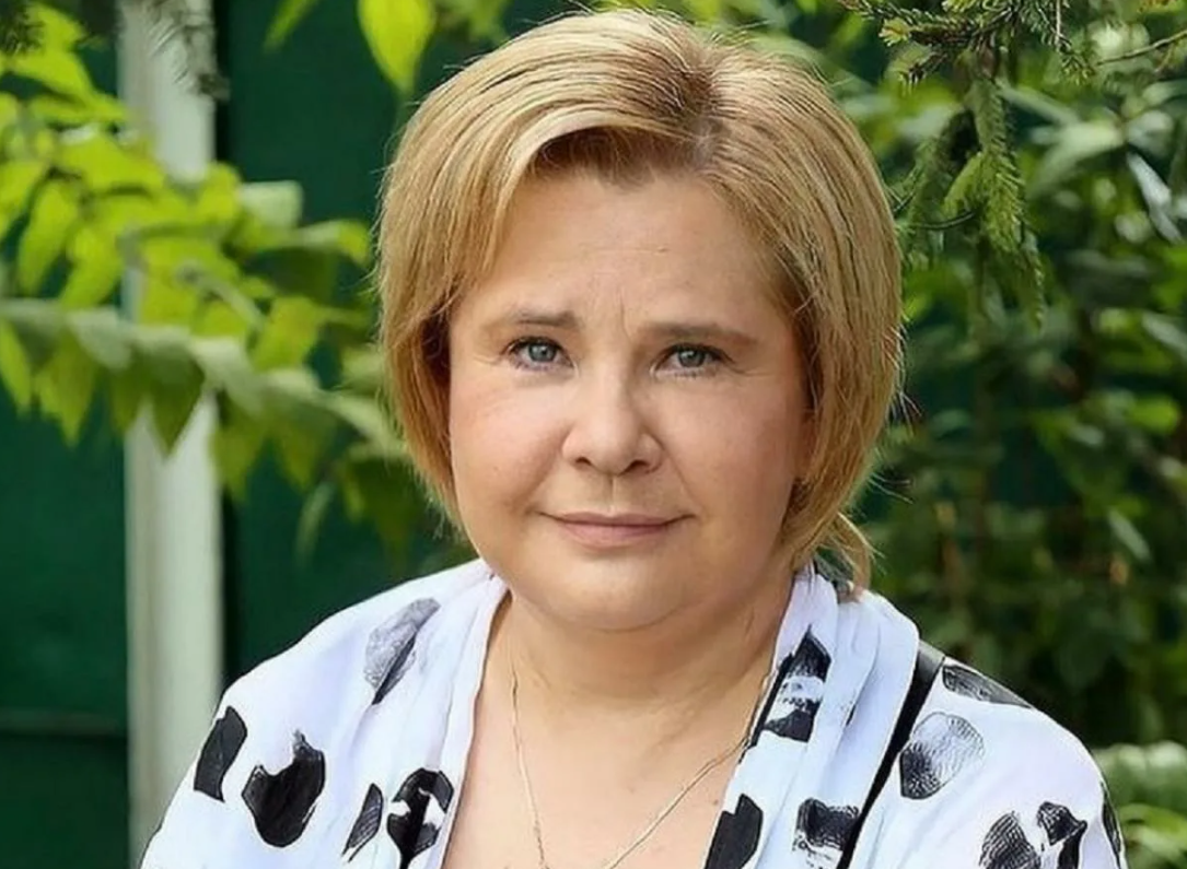 Догилева татьяна биография возраст и личная жизнь "Папа роли раздавал по блату своей дочке": бывшие актеры Ленкома Елена Алферова,