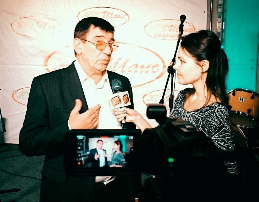 Продюсер Владимир Макшеев.