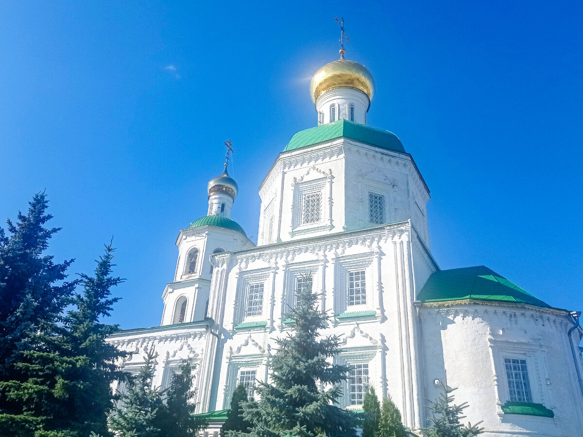 Вознесенский собор был выстроен в 1756 г., это второй по времени постройки каменный храм города