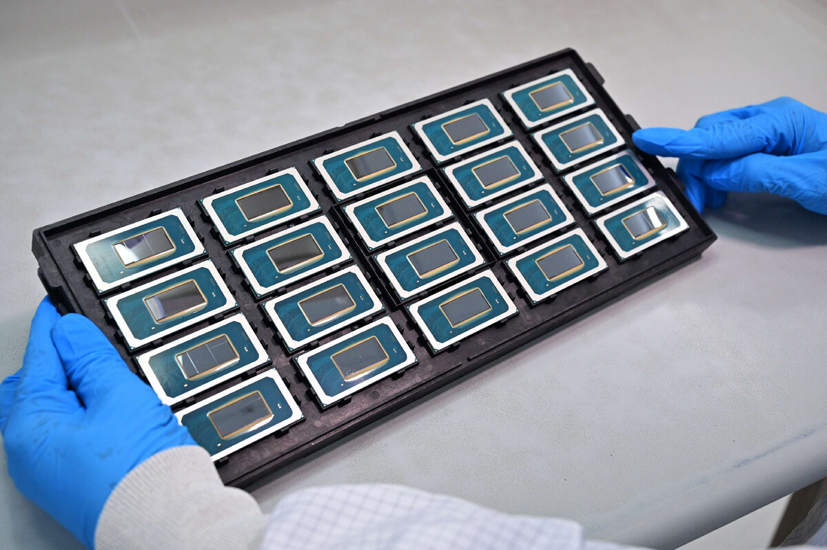 Intel core ultra 185h. Мобильные чипы. Intel 2024