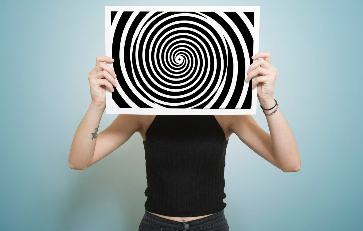  Сайт: psyhology.by, фото может носить иллюстрационный характер, название - Опасен ли гипноз?