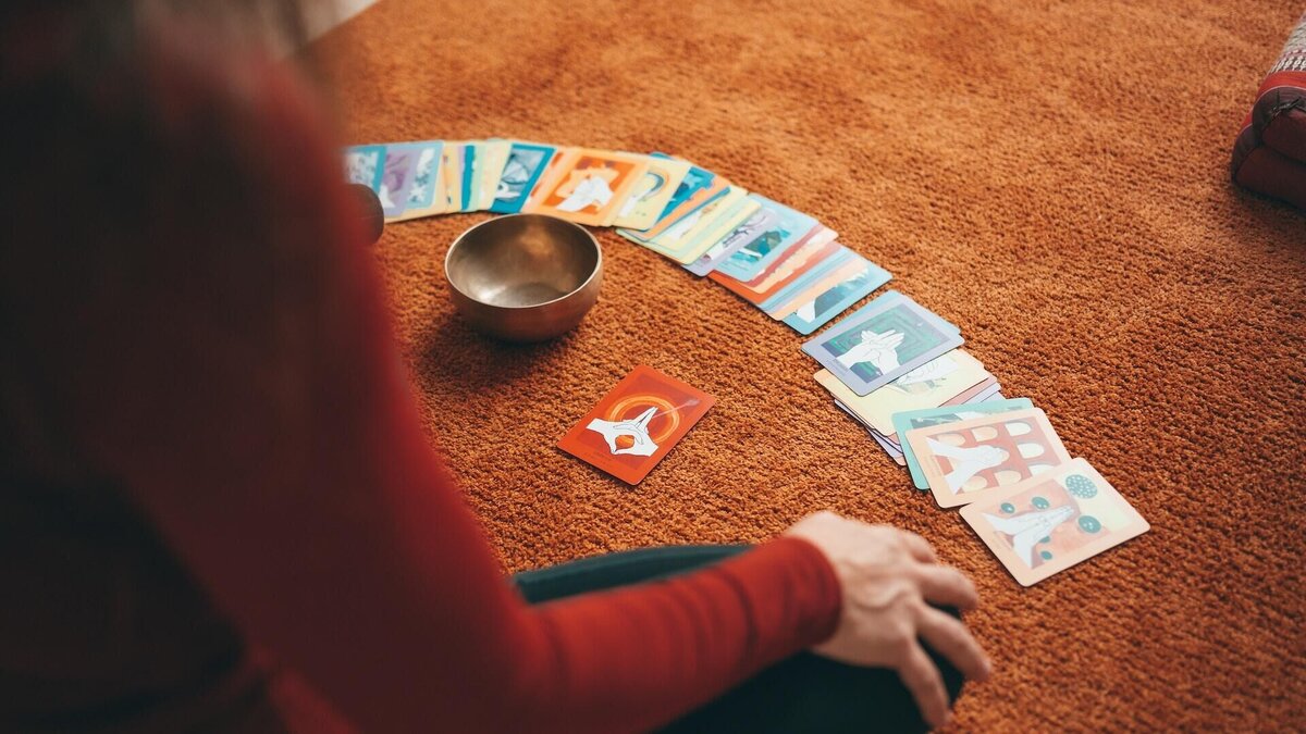    Какие карты таро стоит поставить на обои телефона?© Unsplash / Conscious Design