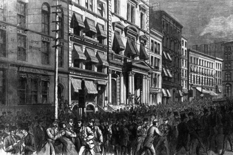 Биржевой крах 1873 года. Люди неподалеку от фондовой биржи после ее закрытия Источник изображения: Library of Congress