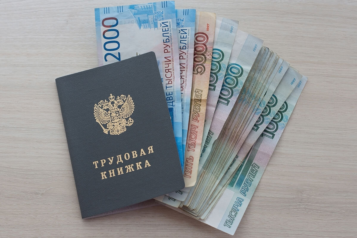    МРОТ определяют на федеральном уровне каждый год, но регионы могут его увеличивать