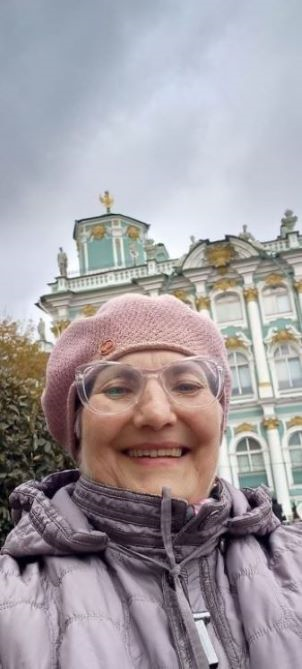 Я на фоне Эрмитажа.