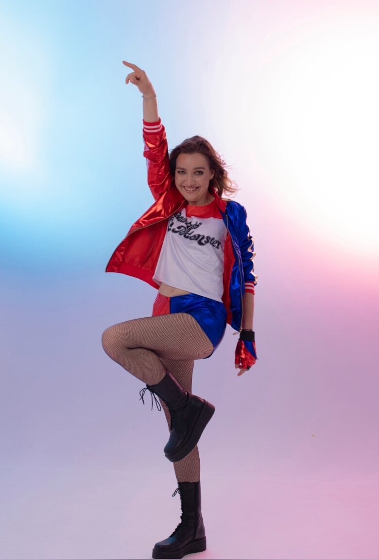 Однажды пригодился костюм Харли Квин.