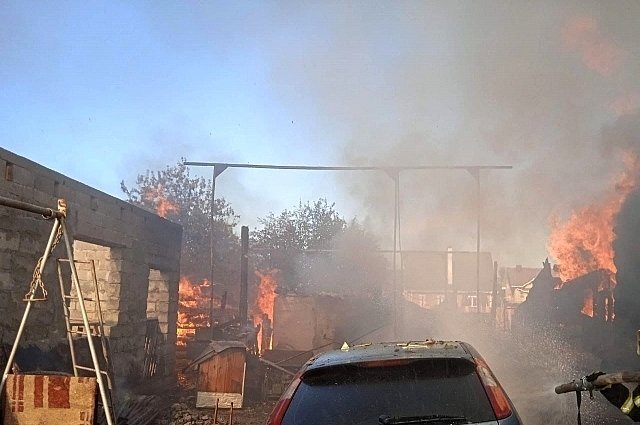    Как полицейские спасли мужчину без рук и ног из страшного пожара на Урале?