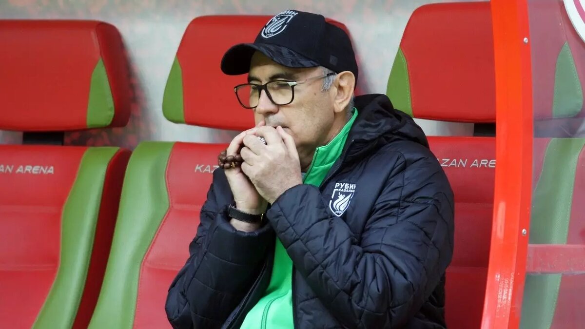     Бывший защитник казанского «Рубина» Лаша Салуквадзе выразил надежду, что экс-наставник клуба Курбан Бердыев вернется в столицу Татарстана.