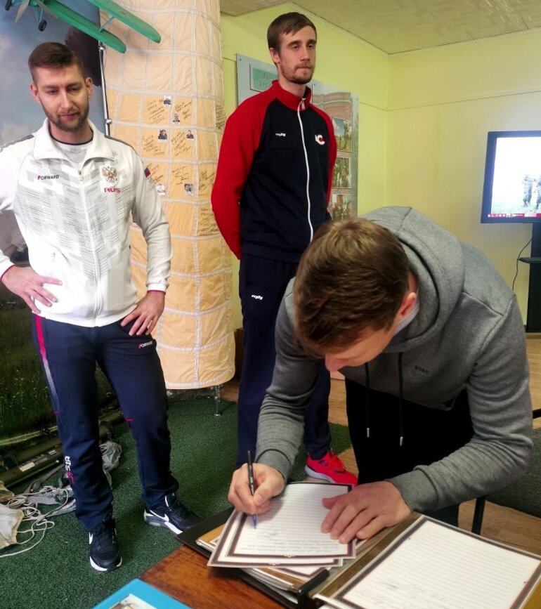 Листайте вправо, чтобы увидеть больше изображений