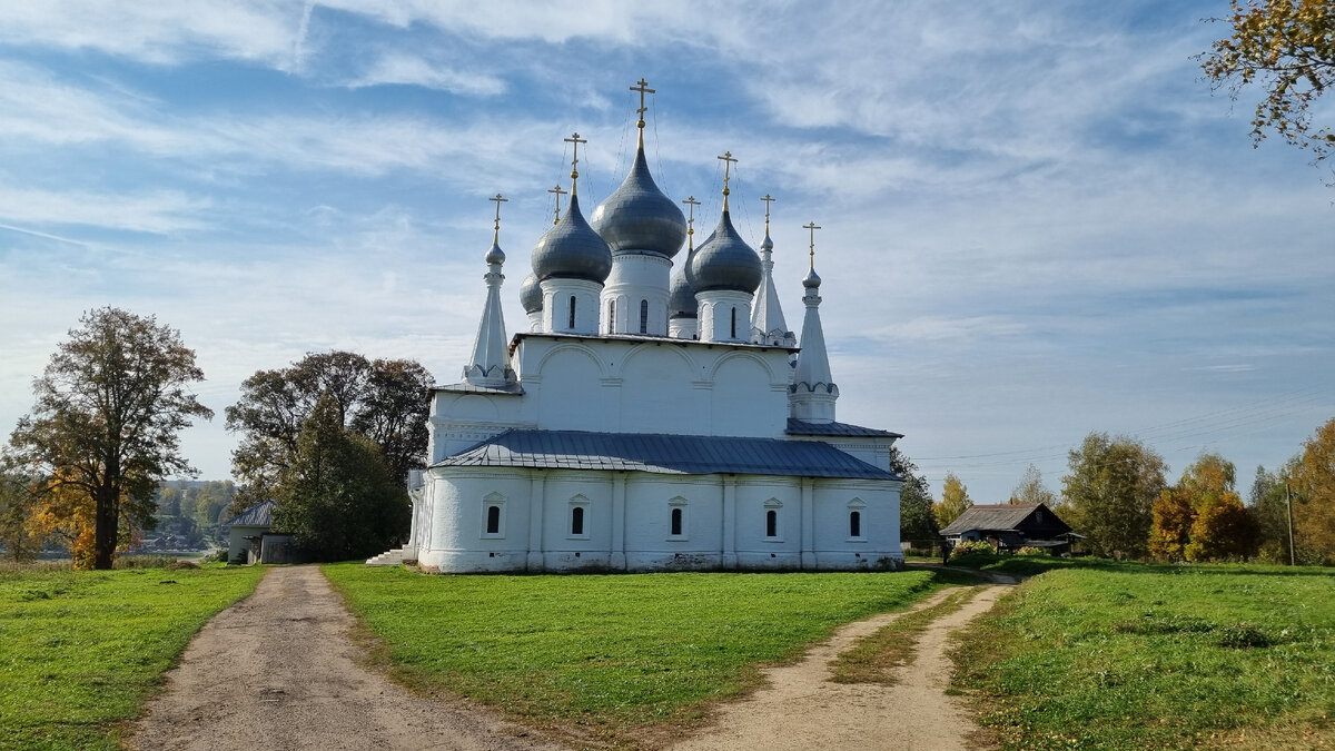 Крестовоздвиженский собор . Тутаев. Романовская сторона. 