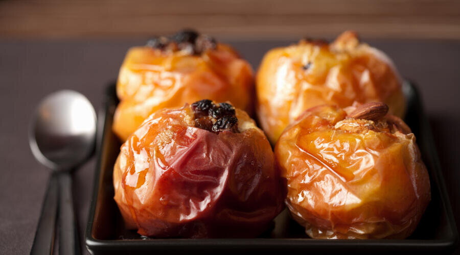    Что есть можно, когда ничего нельзя? Печеные яблоки Фото: Depositphotos