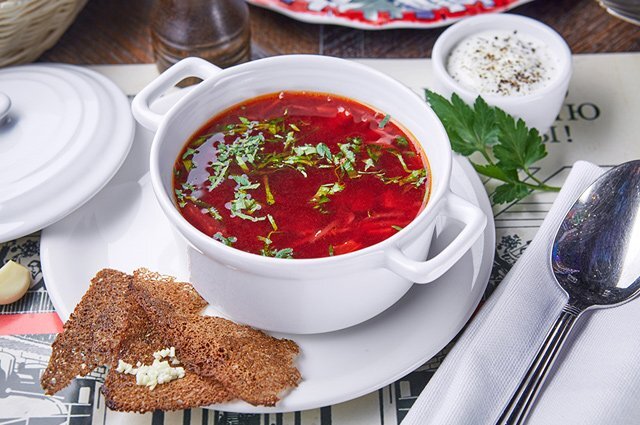    Как приготовить вкусный томатный сок и заправку для борща?