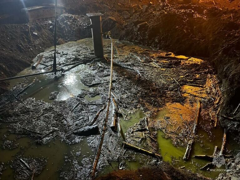    МЧС: В Бугуруслане законсервировали аварийную нефтяную скважину Марина Шарт