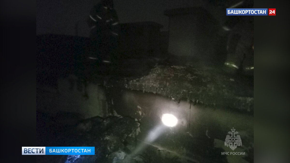    Ночью в Уфе загорелась крыша строящейся высотки