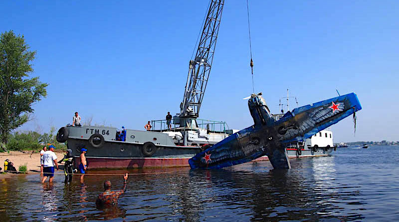 Упавший в Самаре сасолет, подняли из воды